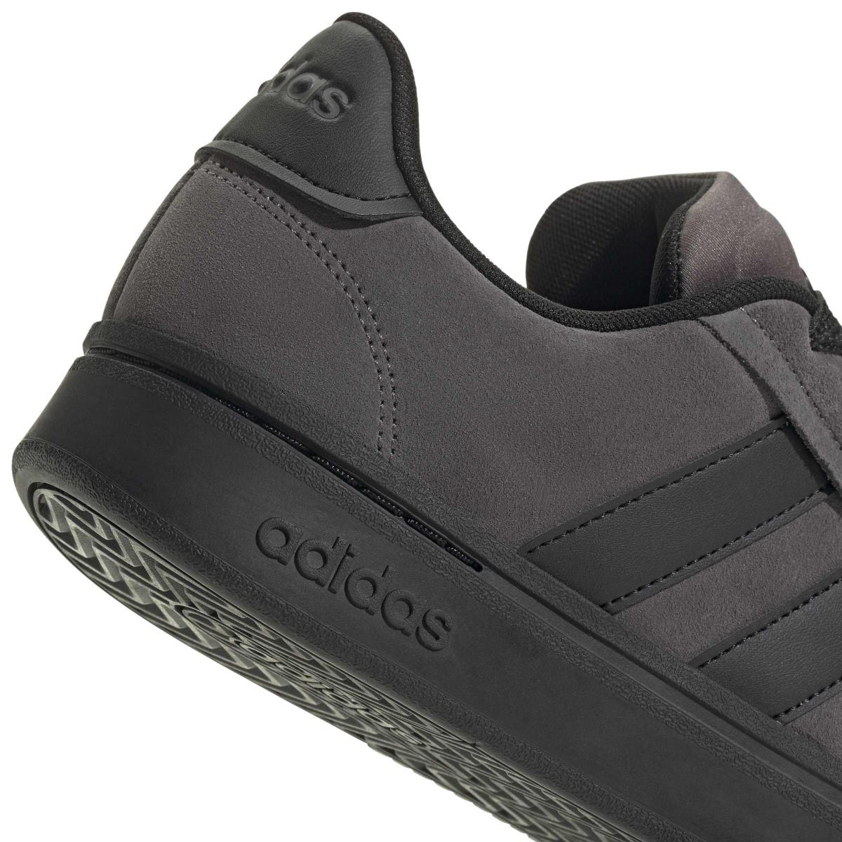 product/a/d/adidas-originals_jp7632_8_footwear_photography_detail_view_1_white-nw091825.jpg