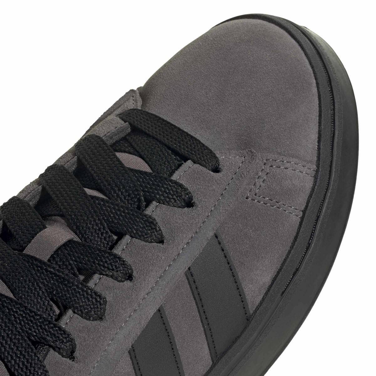 product/a/d/adidas-originals_jp7632_9_footwear_photography_detail_view_2_white-nw091825.jpg