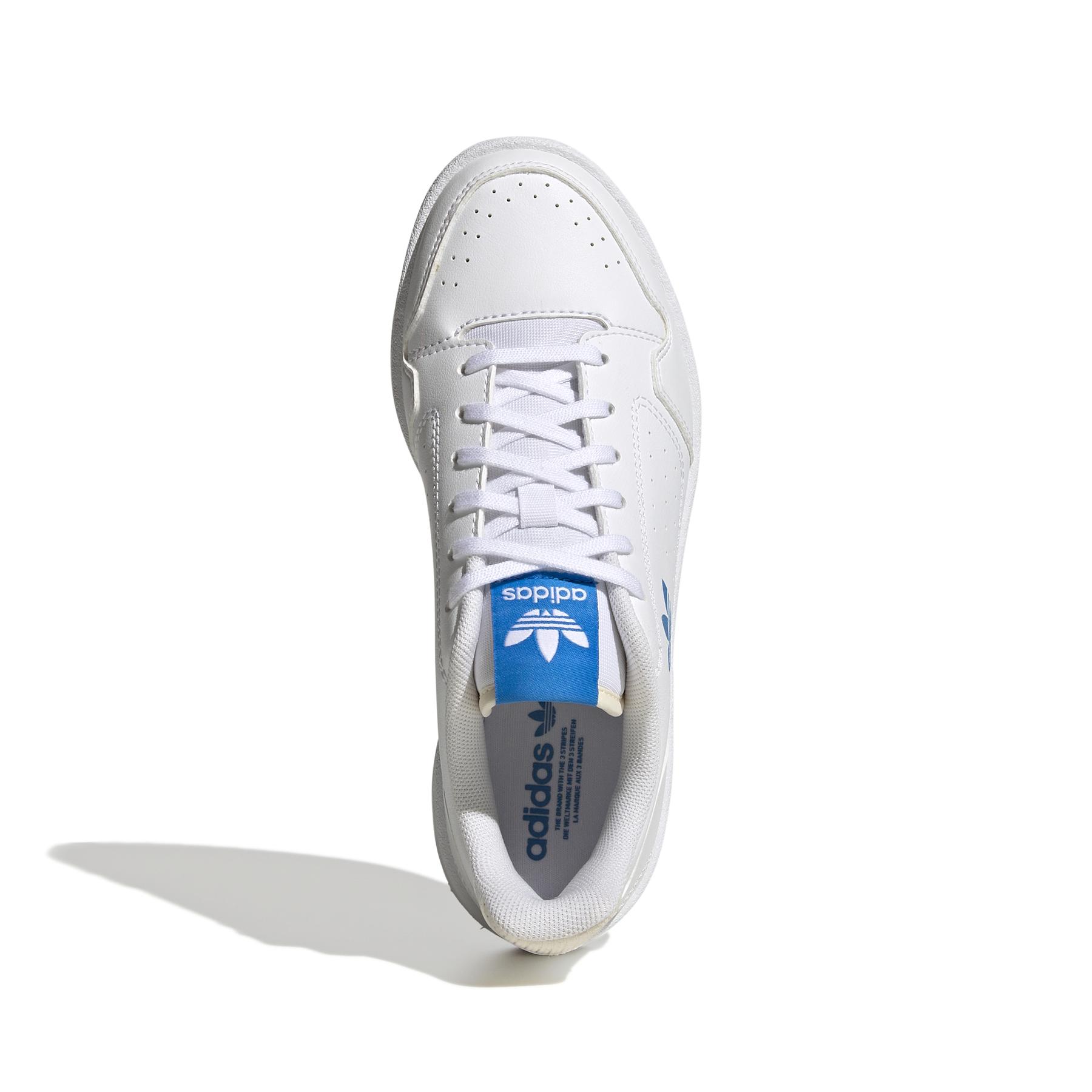 product/a/d/adidas-originals_gz1875_3_footwear_photography_top_portrait_view_white_000.jpg
