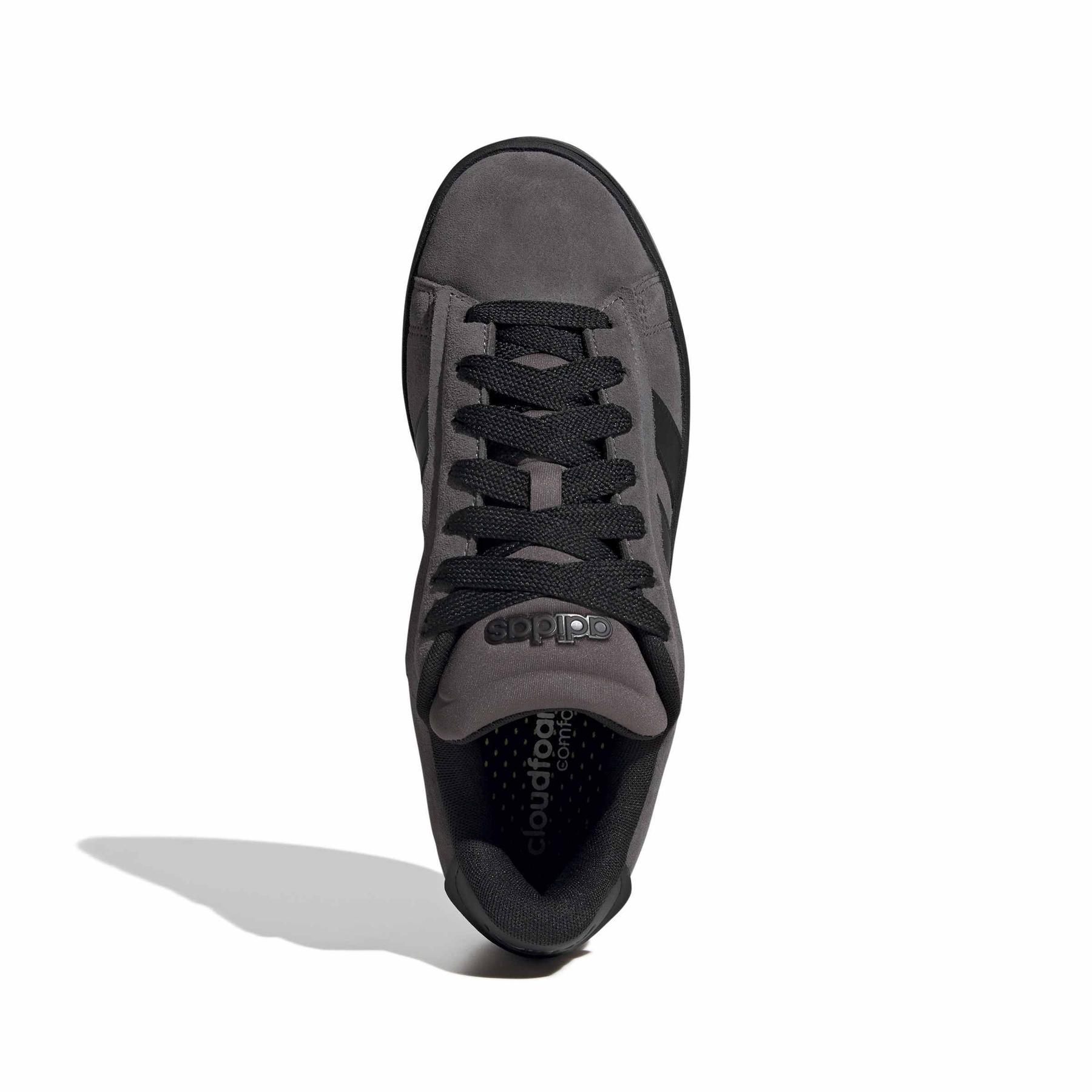 product/a/d/adidas-originals_jp7632_3_footwear_photography_top_portrait_view_white-nw091825.jpg