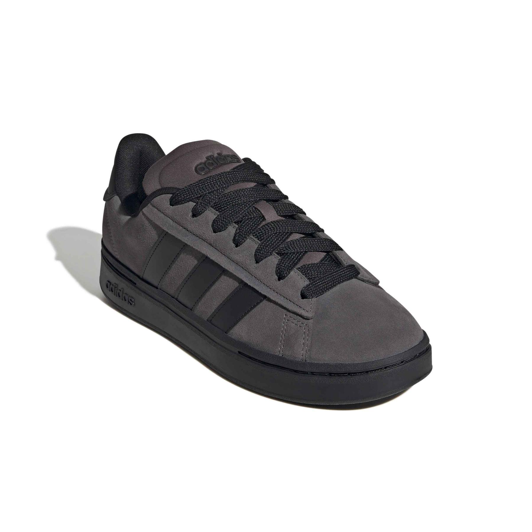 product/a/d/adidas-originals_jp7632_6_footwear_photography_front_lateral_top_view_white-nw091825.jpg