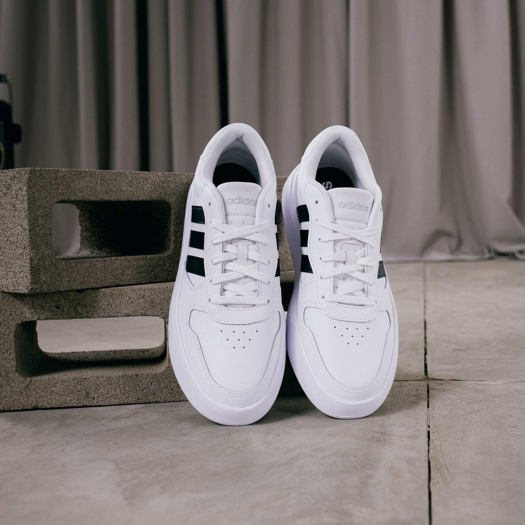 product/a/d/adidas_ih0856_12_footwear_photography_heromrktng_view_1-nw091625.jpg