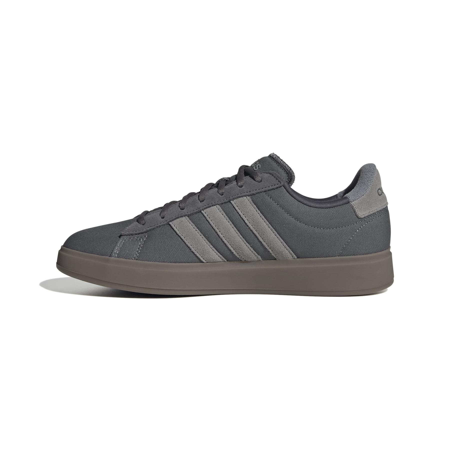 product/a/d/adidas_js1702_5_footwear_photography_side_medial_center_view_white-nw091725.jpg