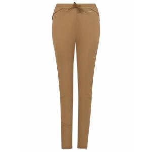 4621700-805-woman-sweater-protest-prthaumea-outdoor-sandy-brown